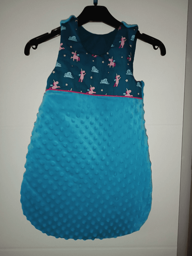 Gigoteuse licorne bleue